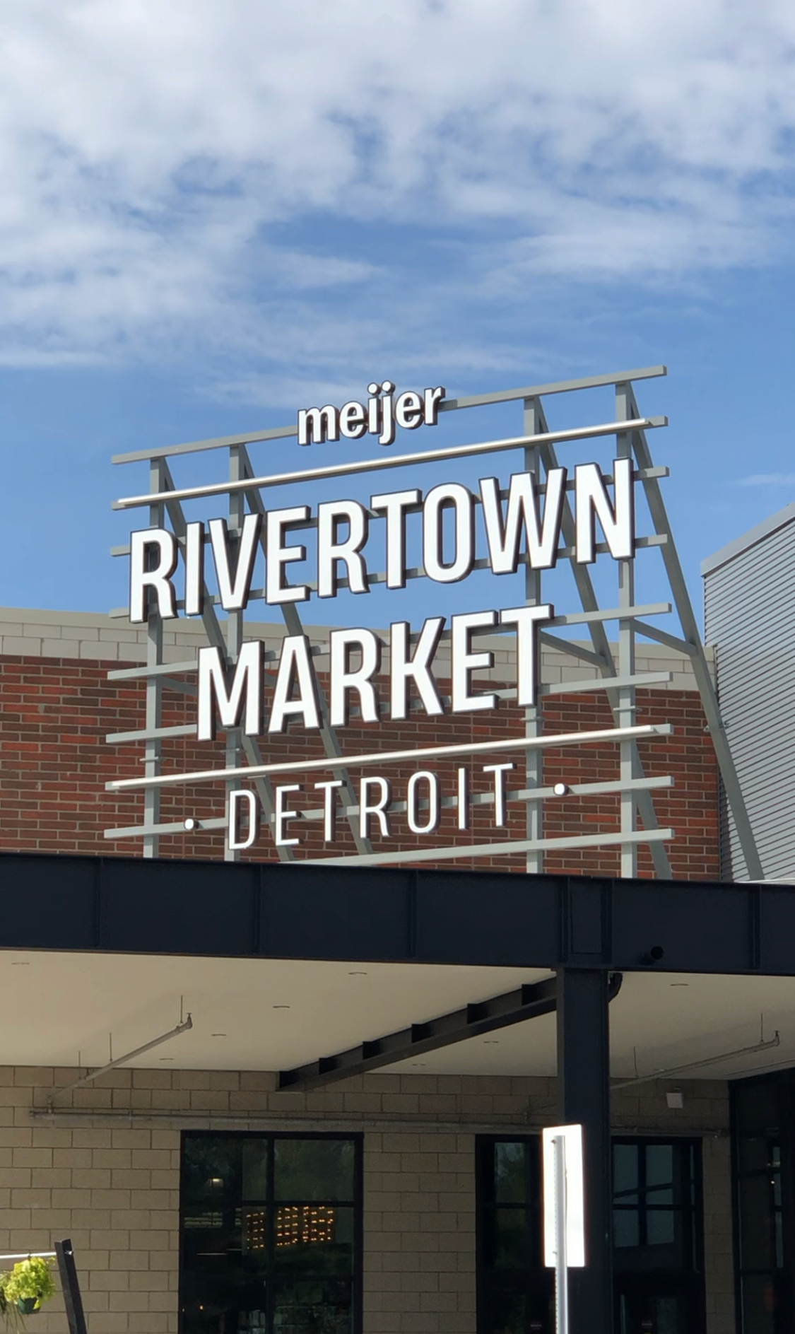 Load video: Meijer Rivertown Market